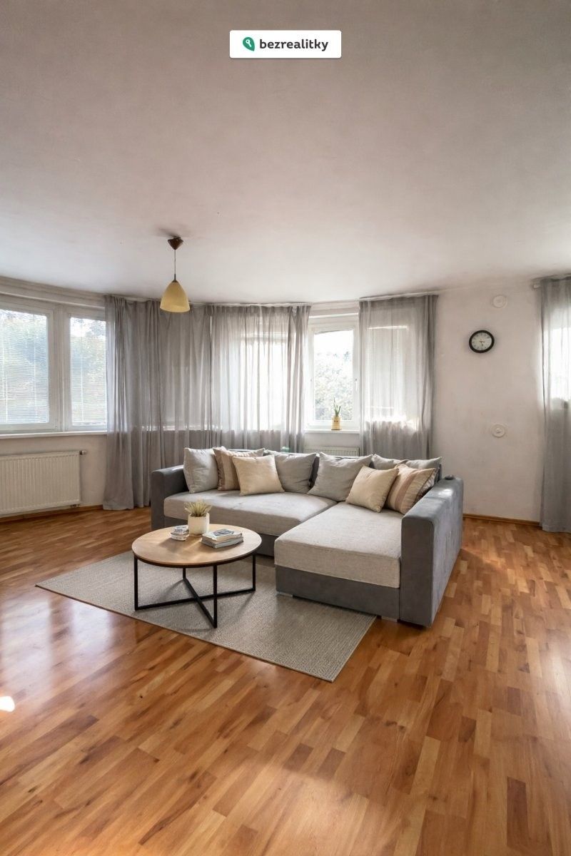 2+kk, Petržílkova, Praha, 65 m²