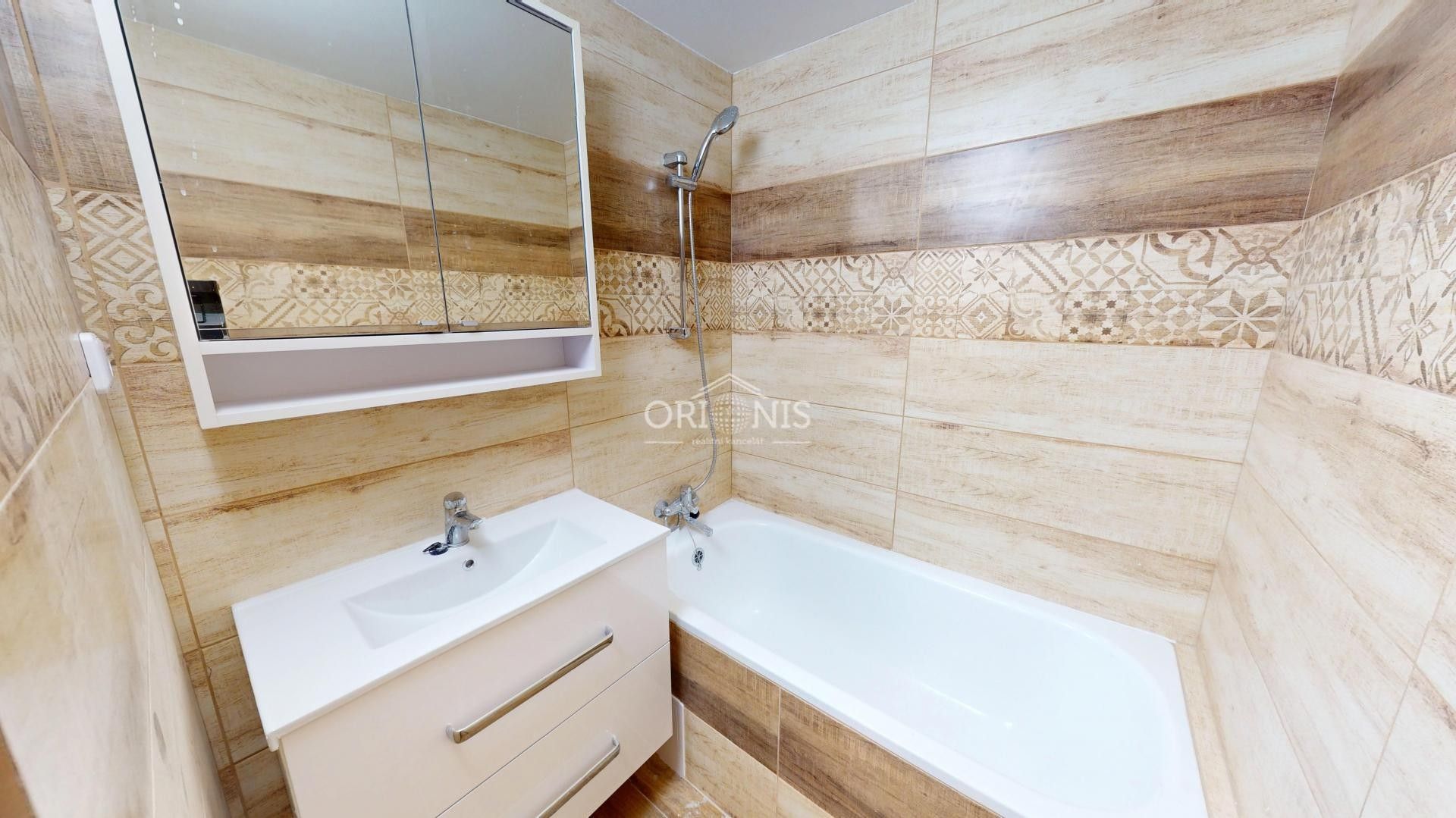 2+1, Březenecká, Chomutov, 60 m²