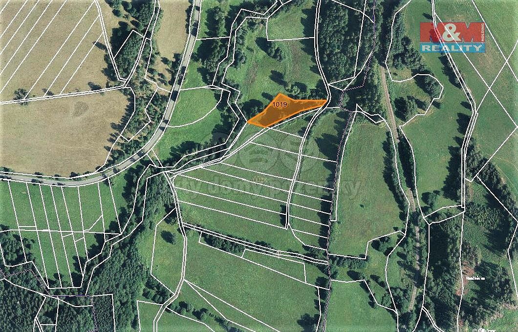 Louka, 2 455 m²