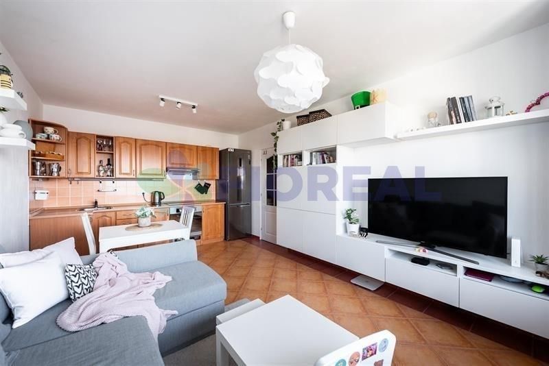 2+kk, Olštýnská 607, Praha, 37 m²