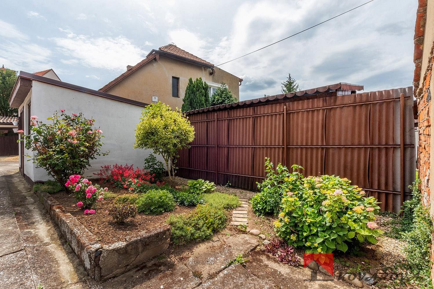 Rodinné domy, Nová Ves, okres Mělník, Středočeský kraj, 322 m² - 2