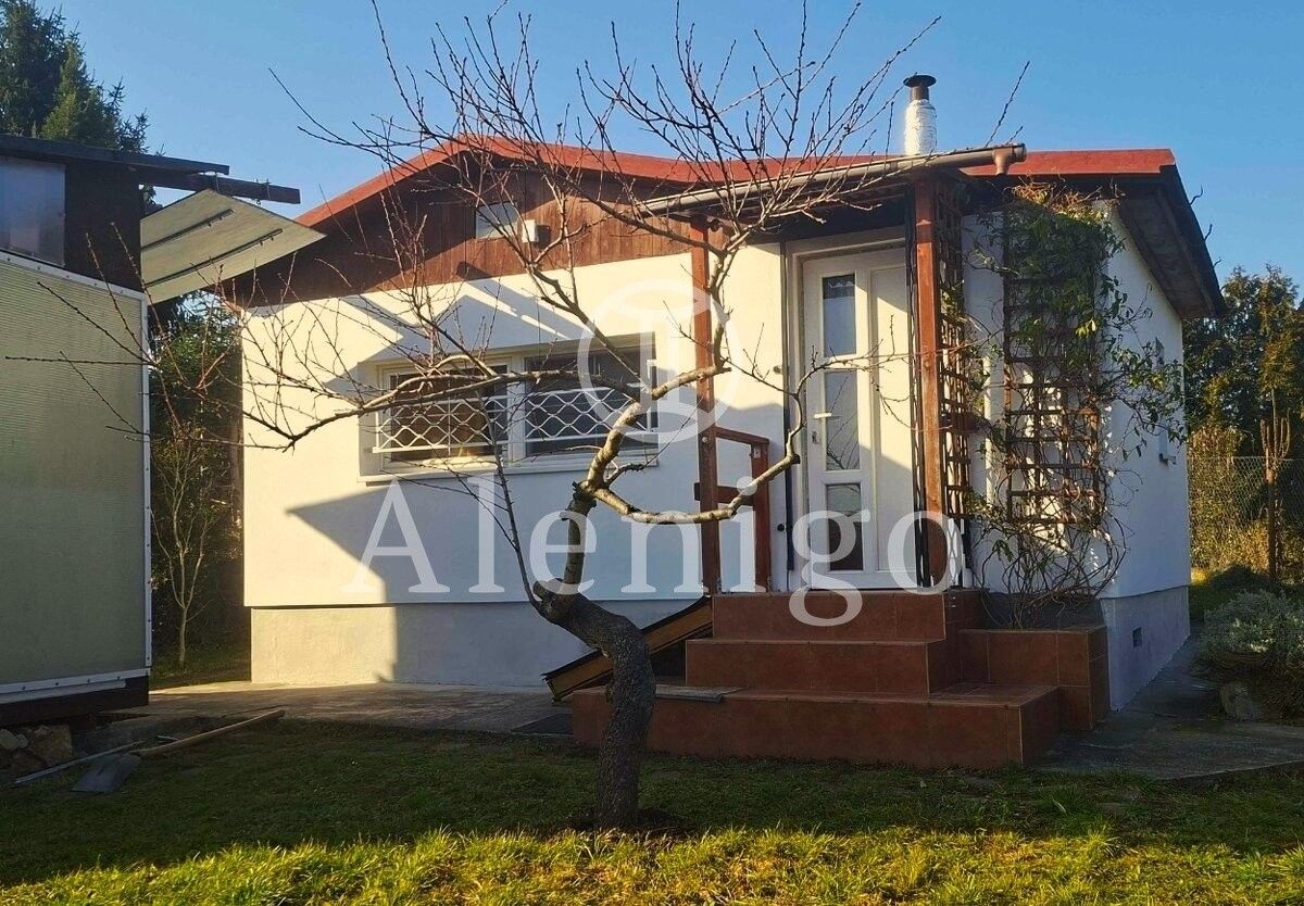 Chaty, Na Rybářce, Praha, 24 m²