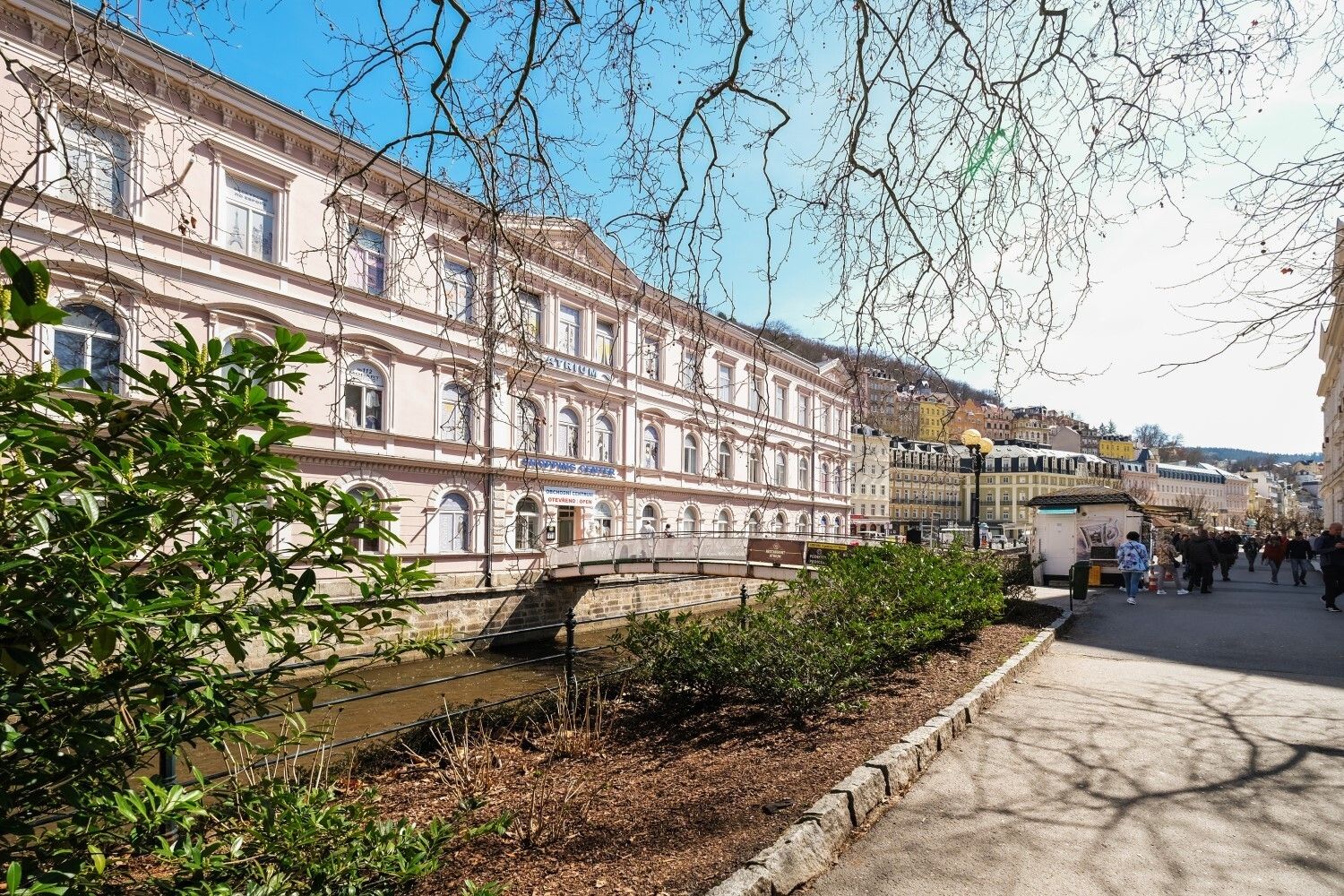 Obchodní prostory, Karla IV., Karlovy Vary, 13 m²