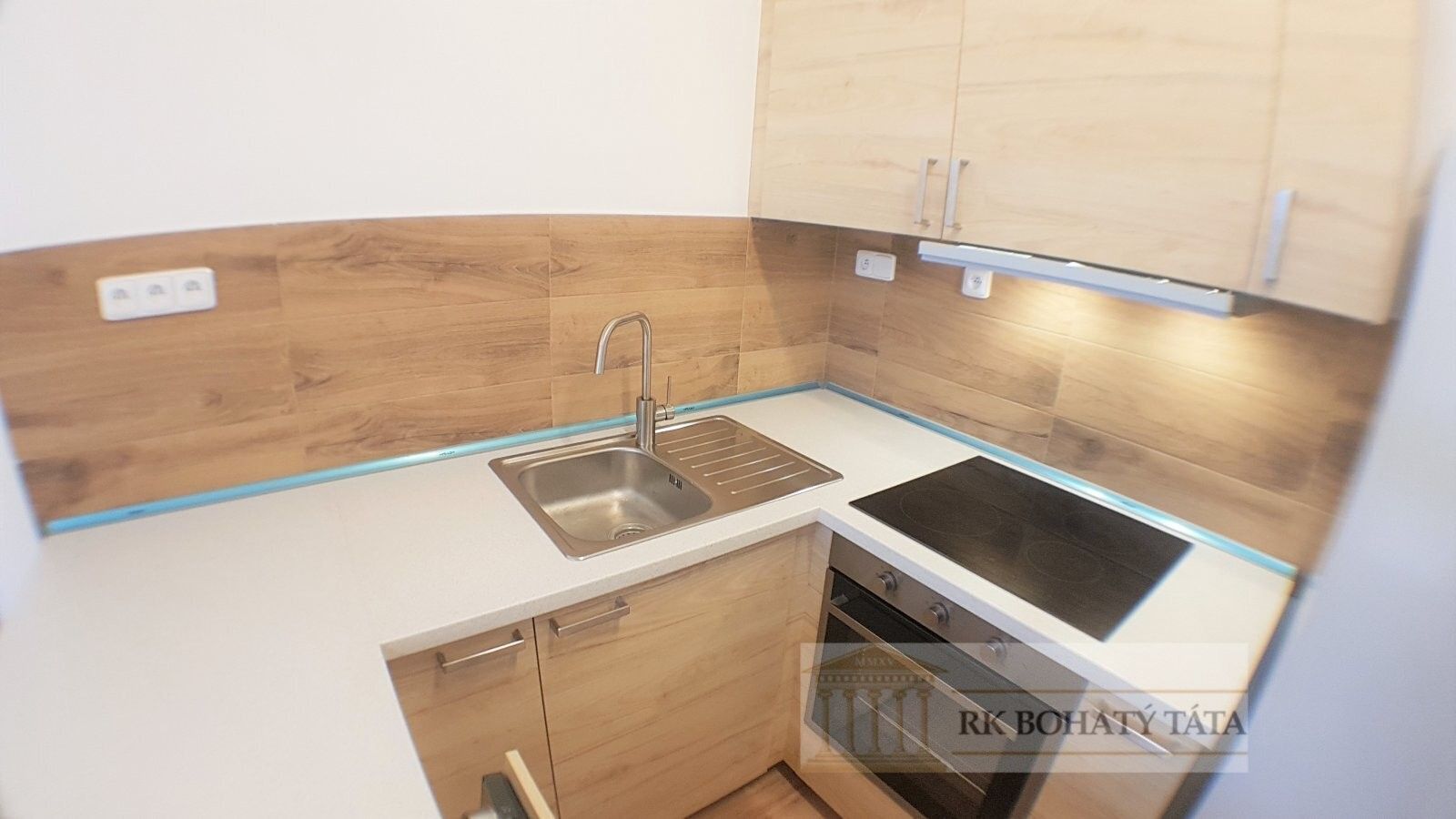 Byt 2+kk · 51 m² · U kaštanu, Praha - 4