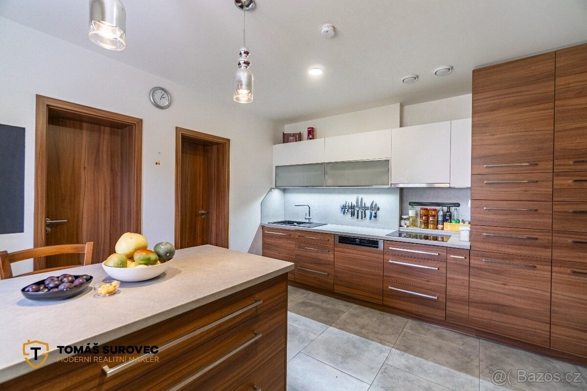 Byty, Hvozdná, 763 10