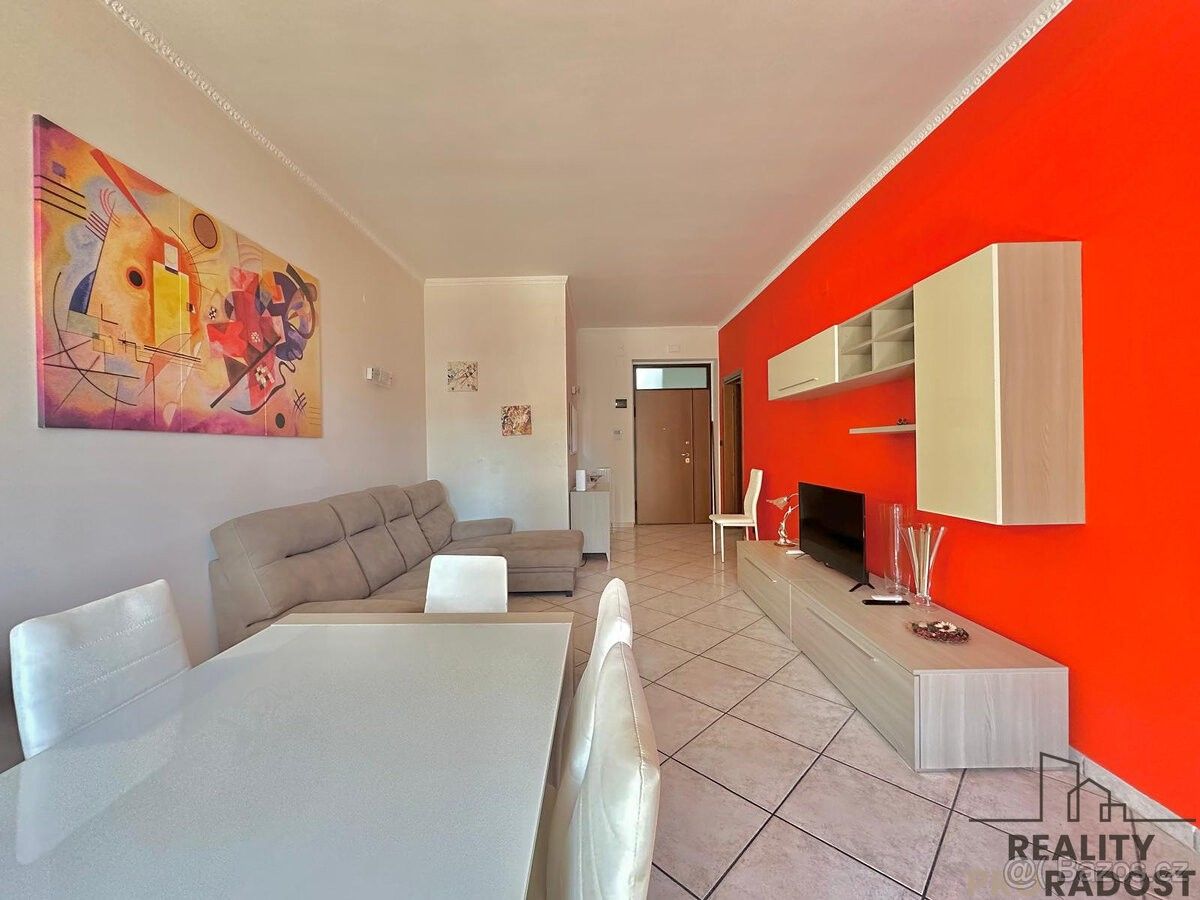 Byty, 987 66, Zahraničí