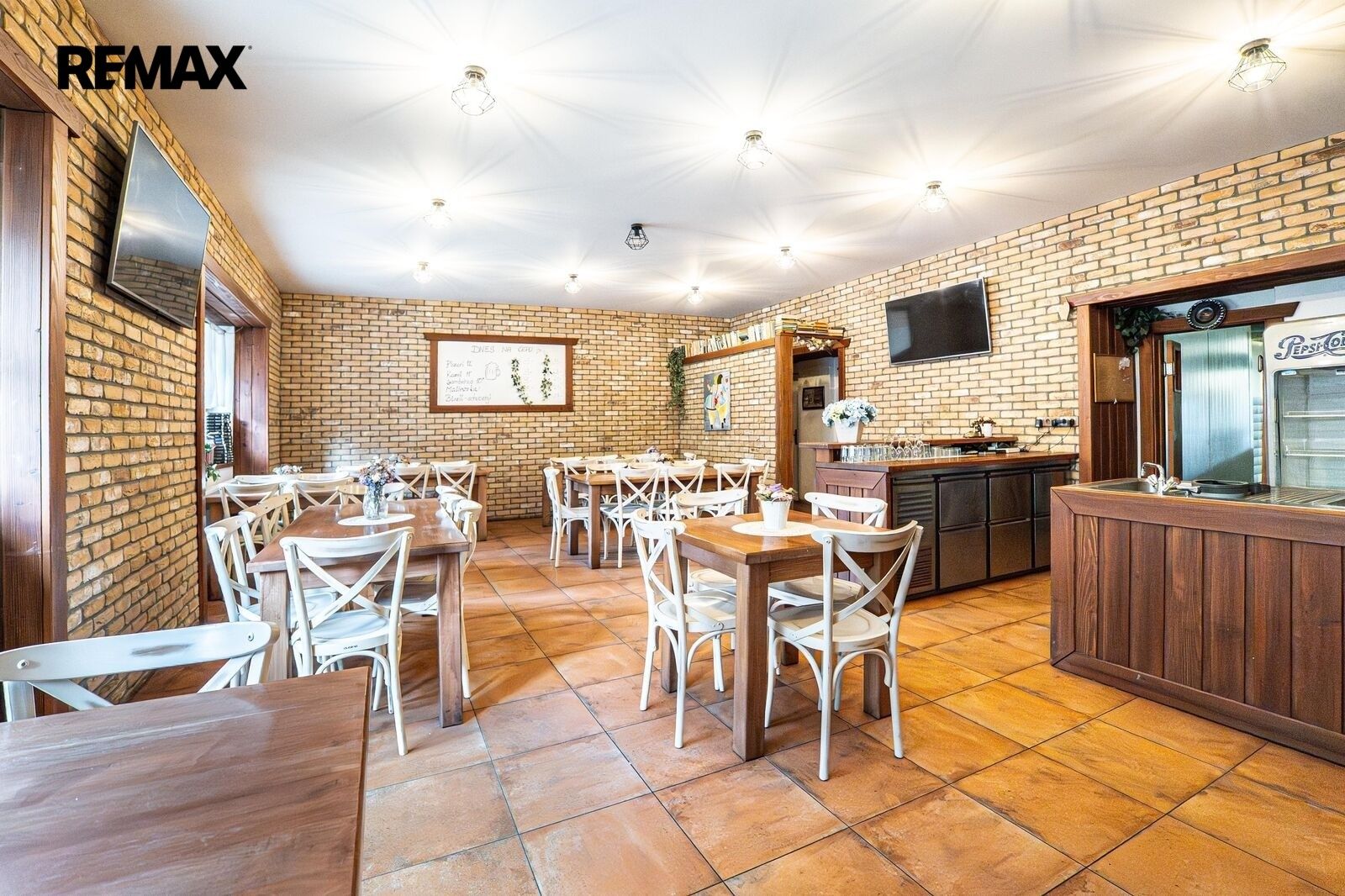 Restaurace · 500 m² · Sýkořice - 4