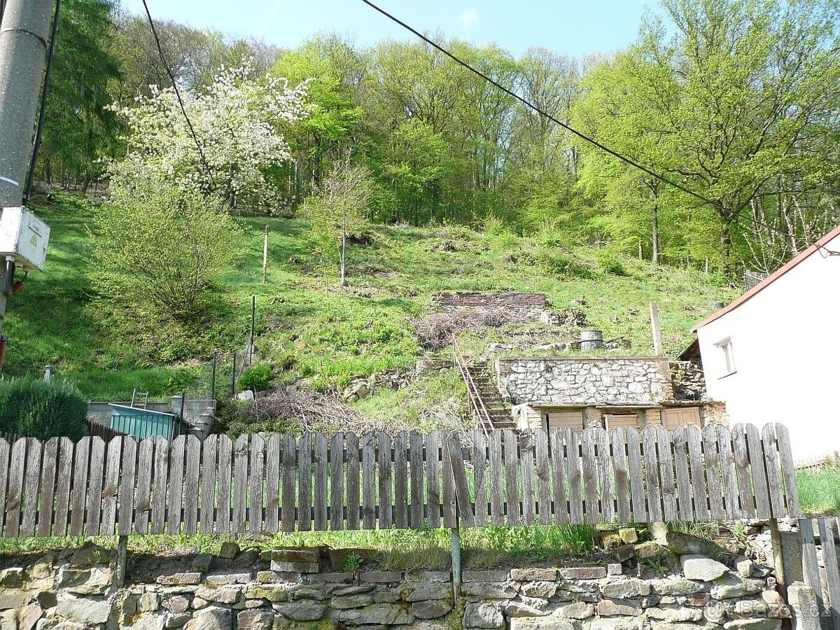 Prodej pozemek pro bydlení - Chabařovice, 403 17