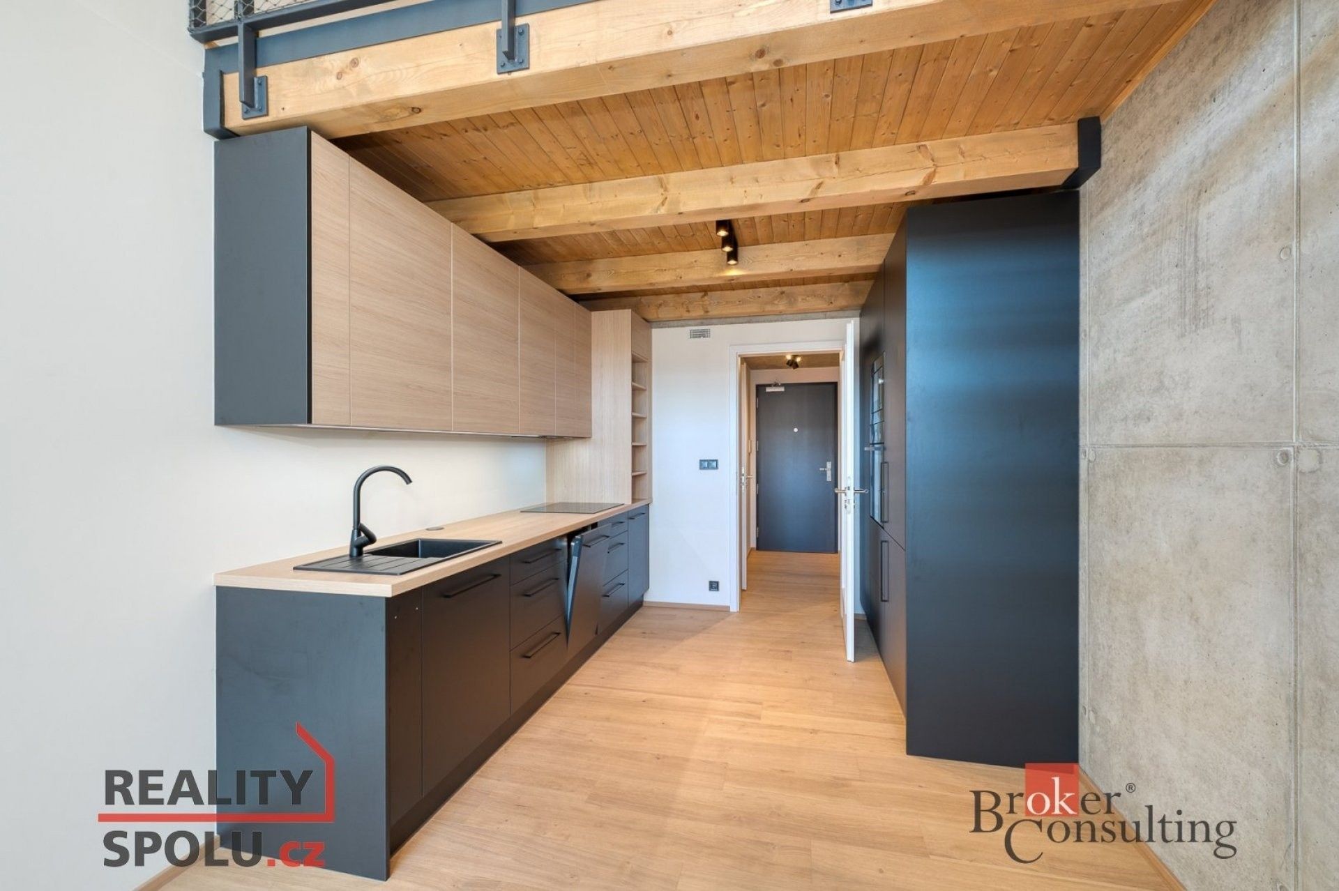 Pronájem byt 2+kk - Kolbenova, Praha, 54 m²