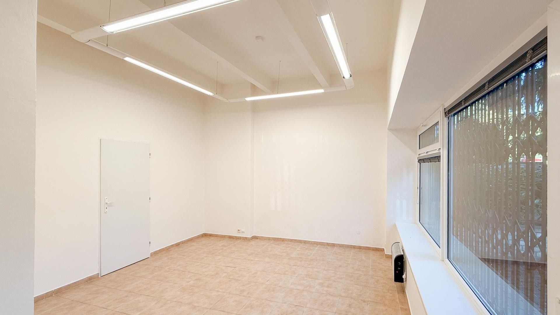 Obchodní prostory · 25 m² · Zavadilova, Praha - 3