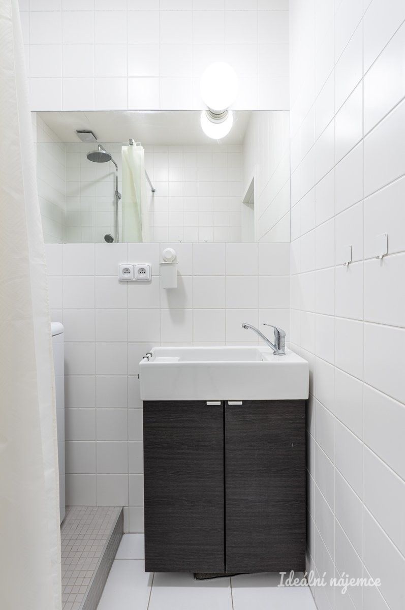 2+kk, Jeremenkova, Praha, 46 m²