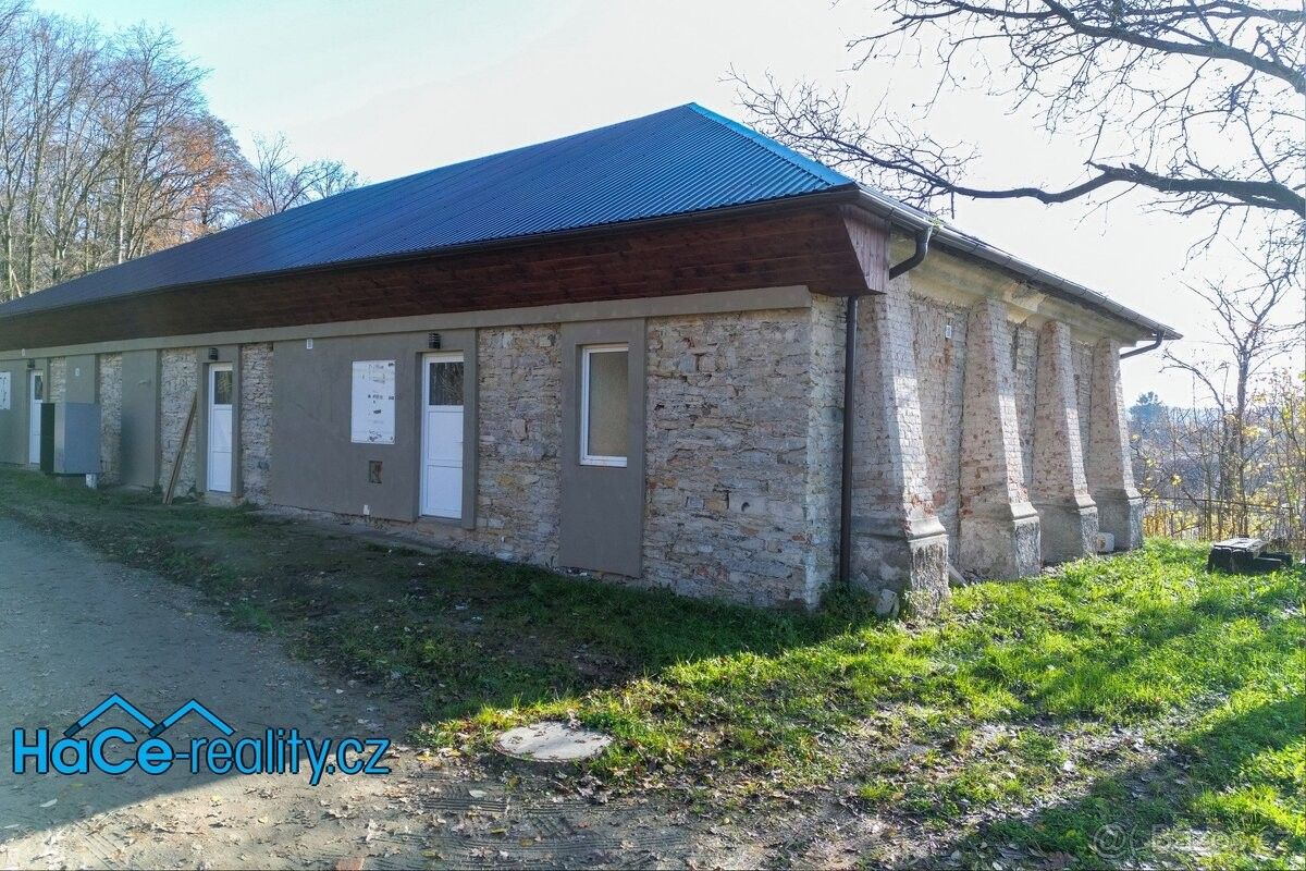 Byty, Kvasiny, 517 02