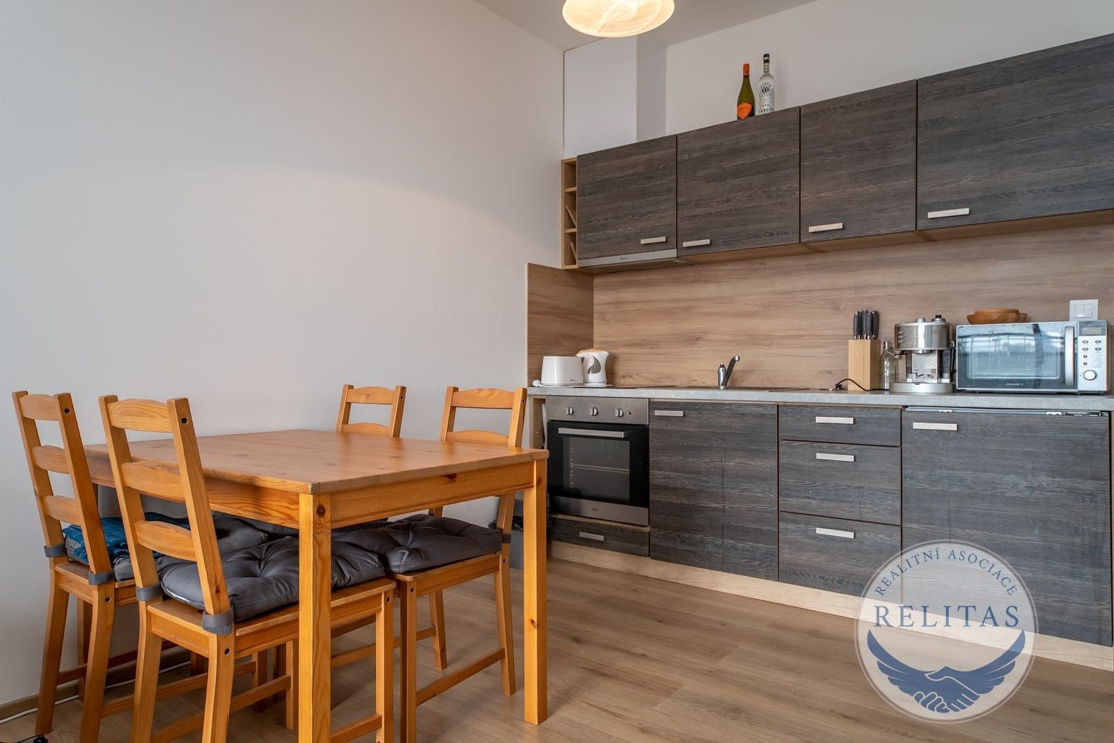 1+kk, Nad úžlabinou, Praha, 30 m²