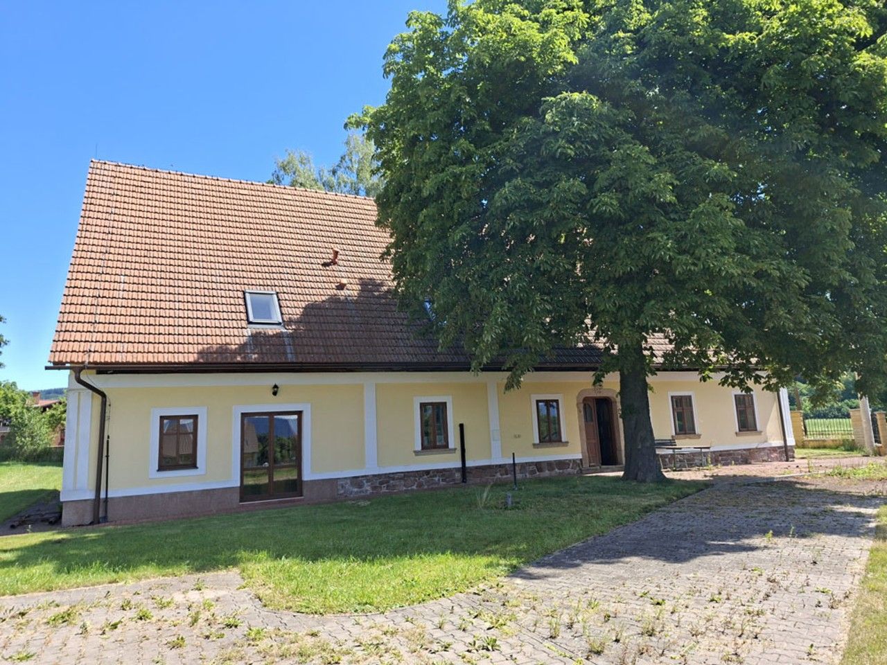 Rodinné domy, Benešov, Broumov, 350 m² - 2