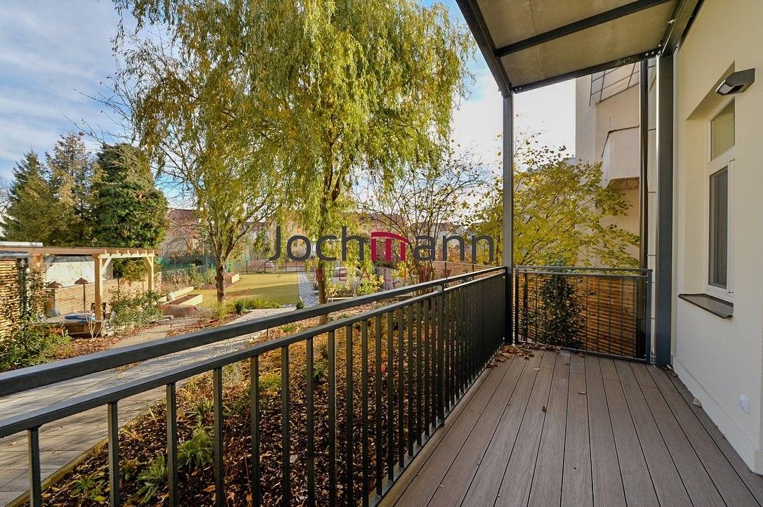 Pronájem byt 2+kk - Na Sadech, České Budějovice, 63 m²