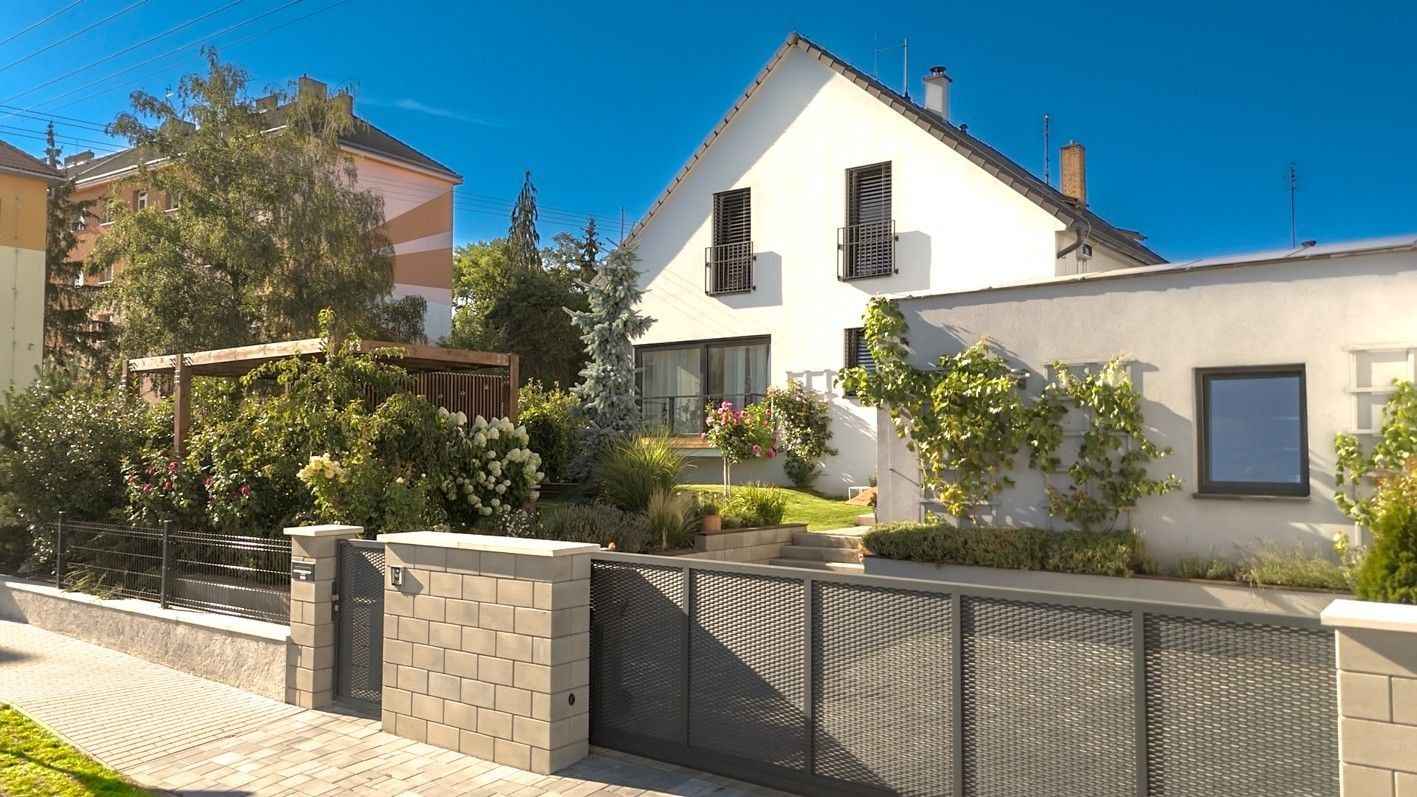 Rodinné domy, Petra Hrubého, Slaný - Slaný, Středočeský kraj, 203 m² - 1