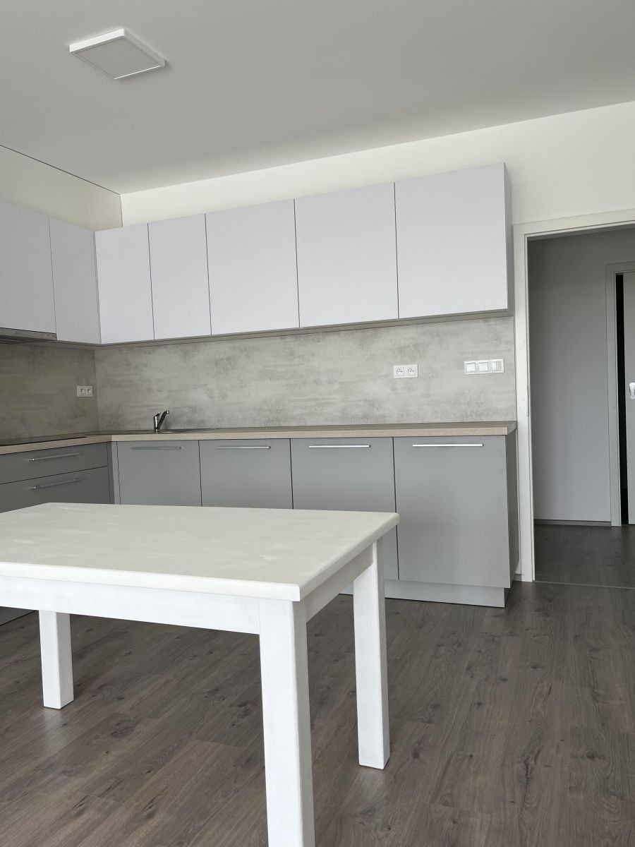 2+kk, U Sportovní školy, Pardubice - Ohrazenice, Pardubický kraj, 71 m² - 2
