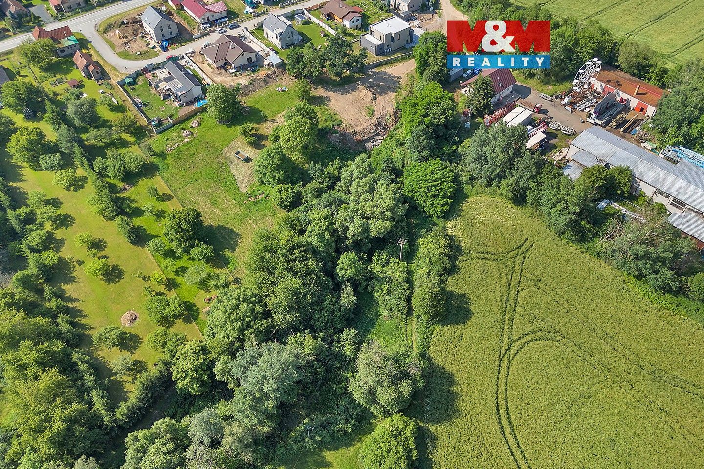 Louka, 802 m²