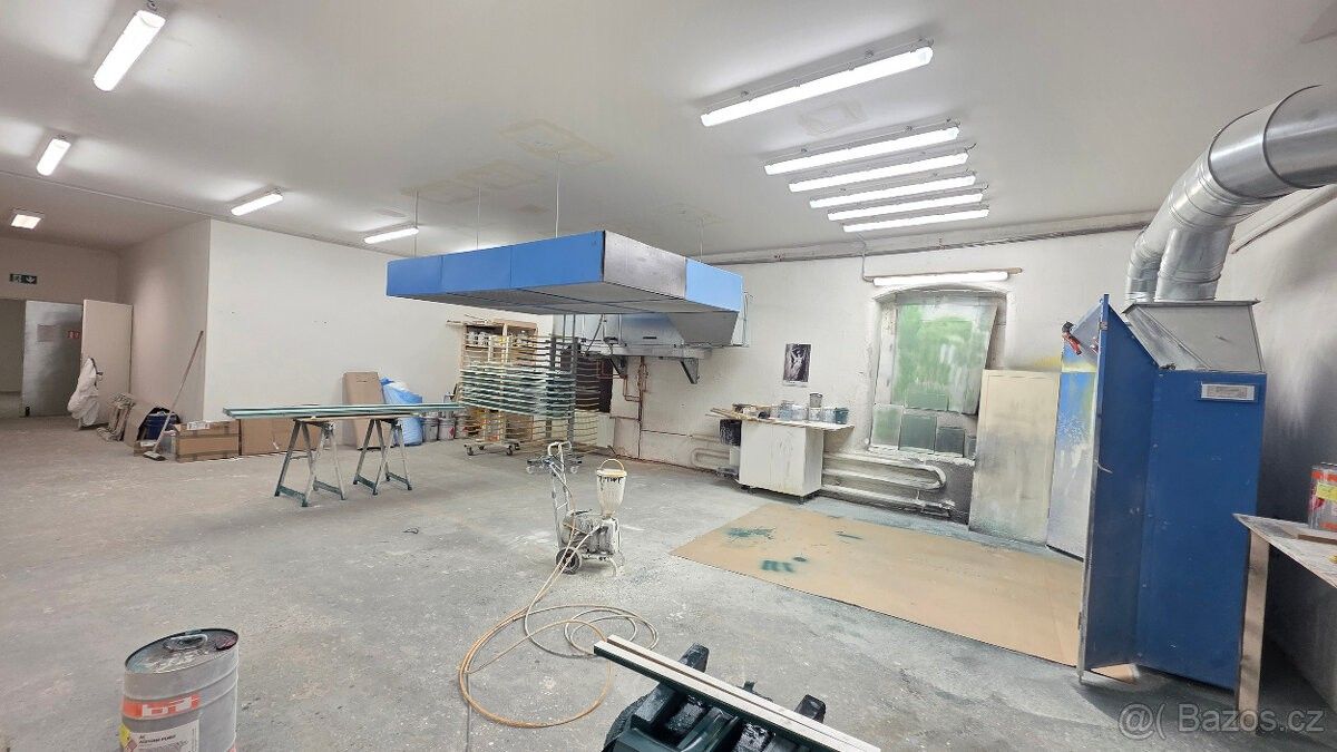 Sklady, Praha, 180 00