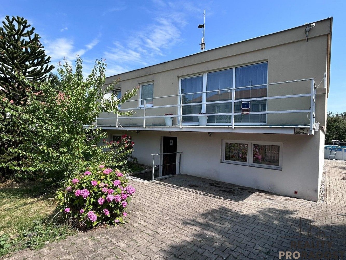 Obchodní prostory, 216 m²