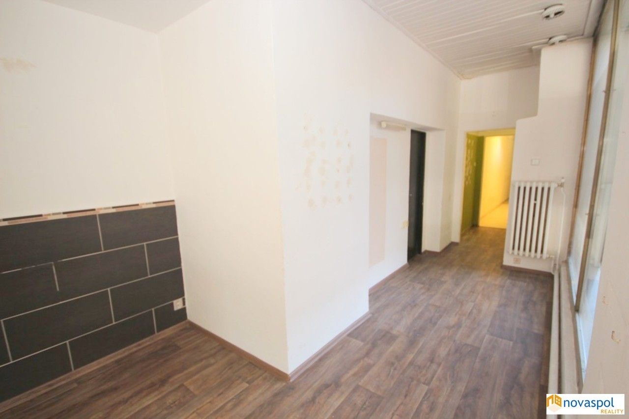 Pronájem obchodní prostory - Dunická, Praha, 30 m²