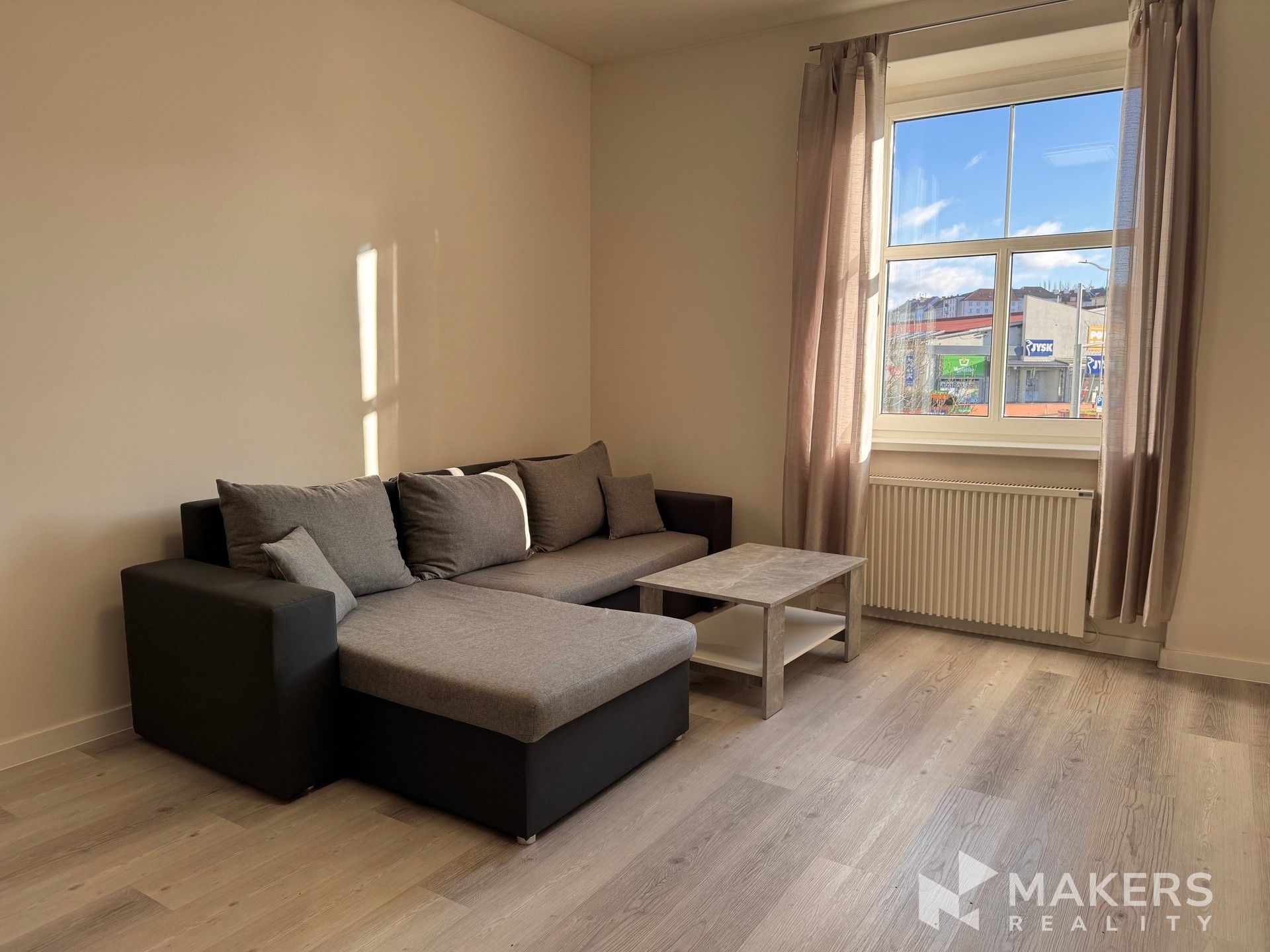 Byt 1+kk · 29 m² · Na rozcestí, Praha - 3