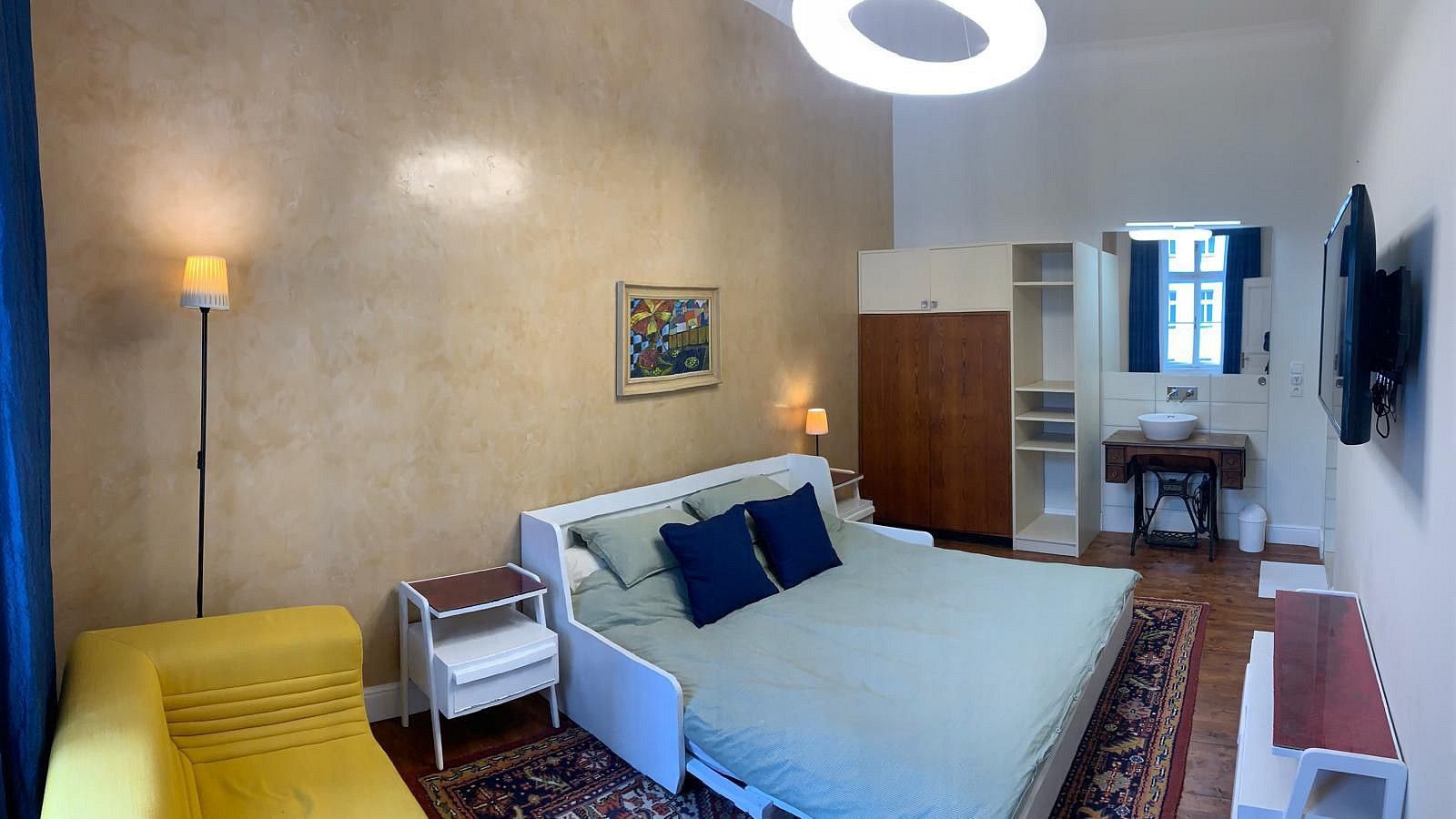 Pronájem byt 1+1 - Hálkova, Praha 2 - Nové Město, 33 m² - 5