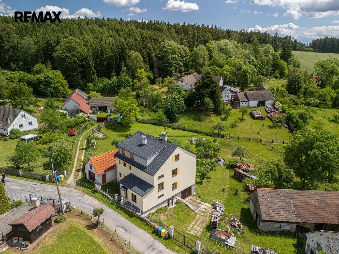Rodinné domy, Mnich - Chválkov, okres Pelhřimov, Kraj Vysočina, 281 m² - 1