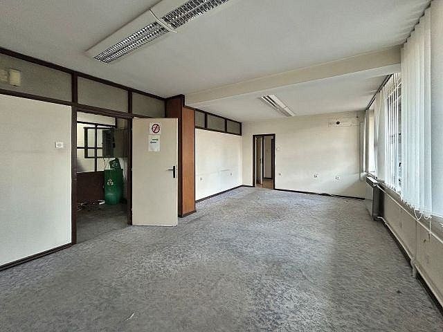Komerční nemovitost · 1 200 m² · Rijeka, HR - 4