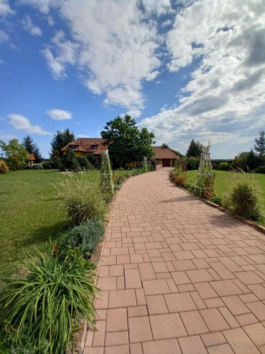 Rodinné domy, 987 65, Slovensko - 2