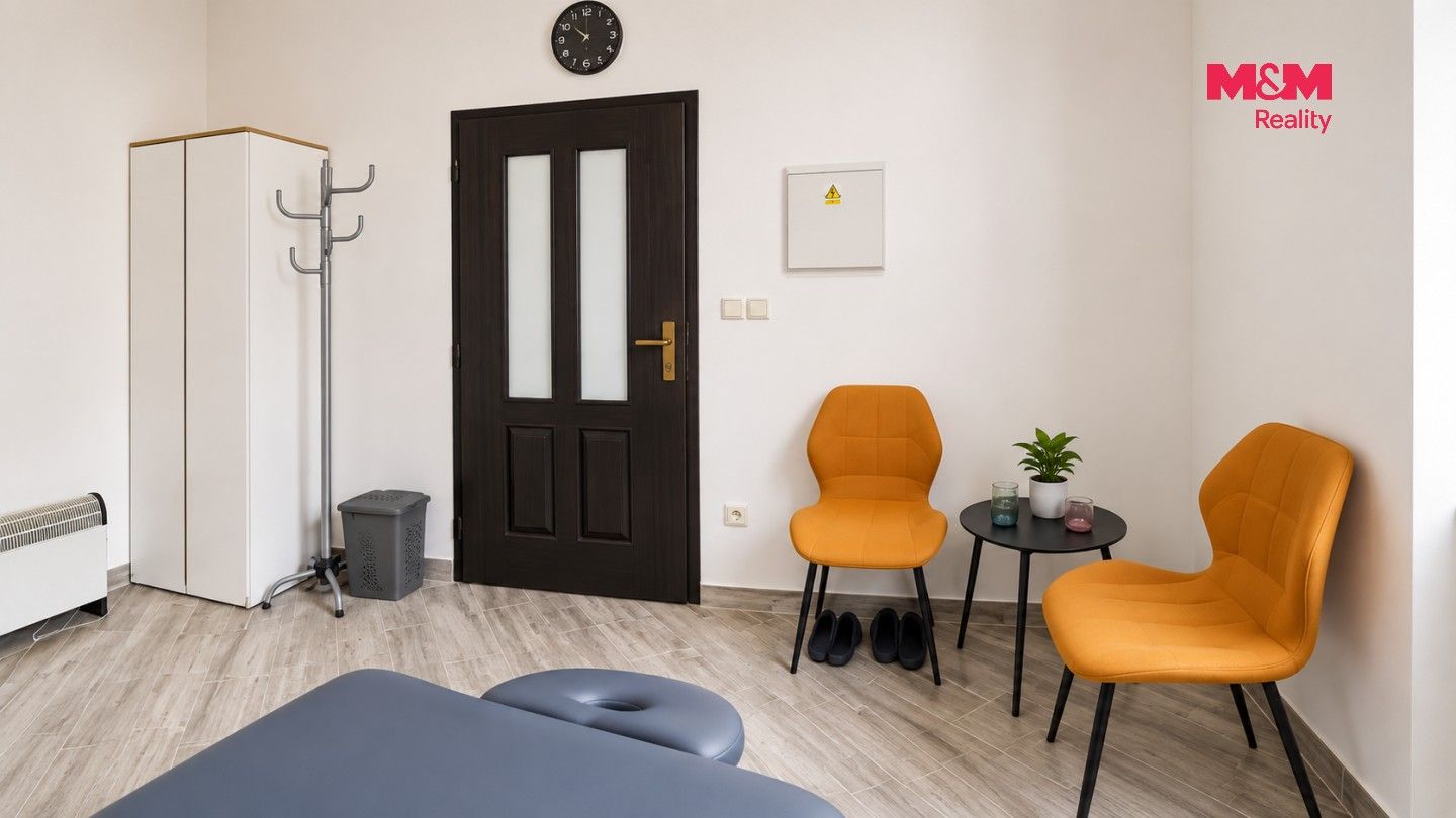 Obchodní prostory, Komenského, Hradec Králové, 20 m² - 2