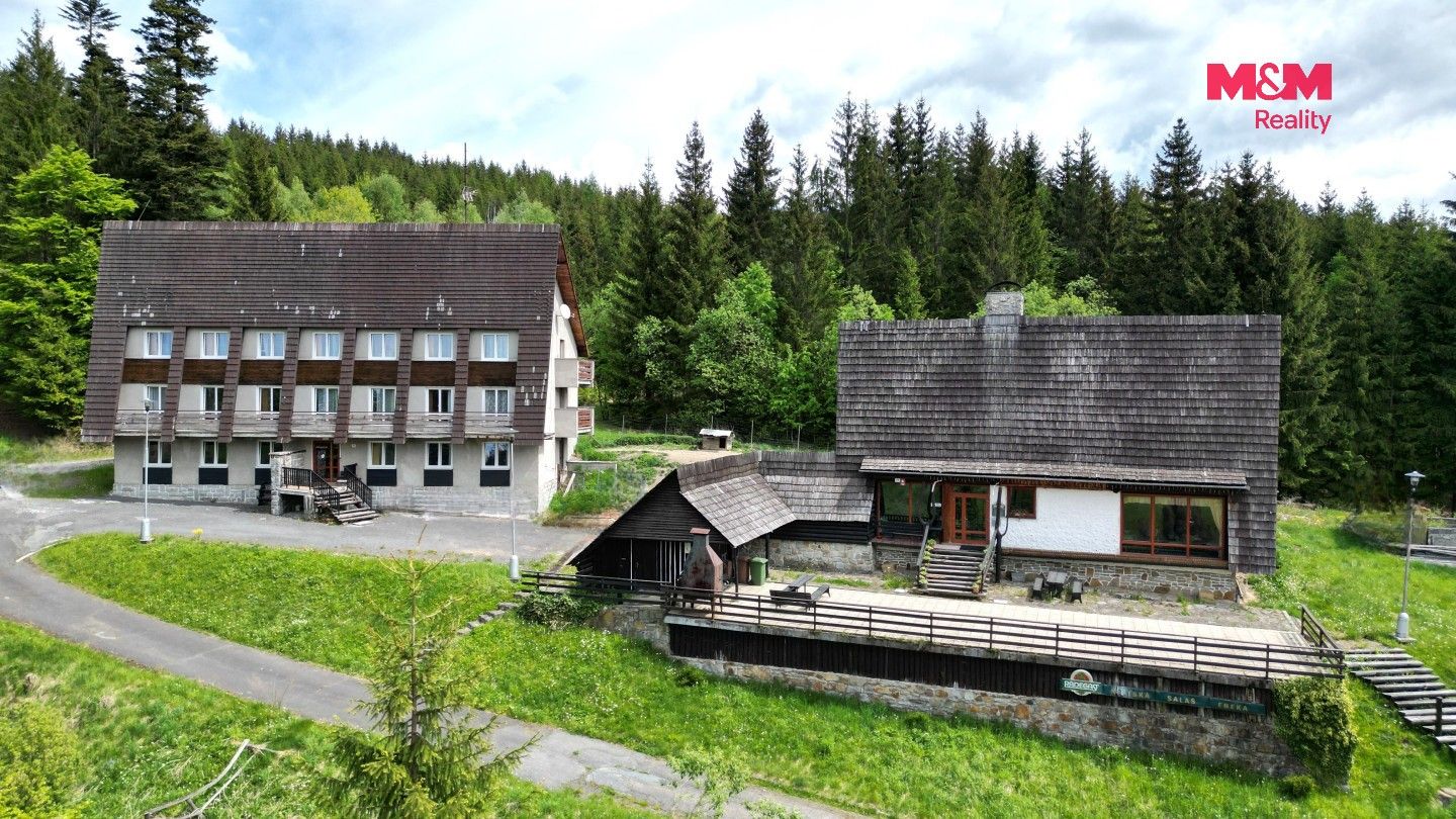 Ubytovací zařízení · 900 m² · Bílá - 4