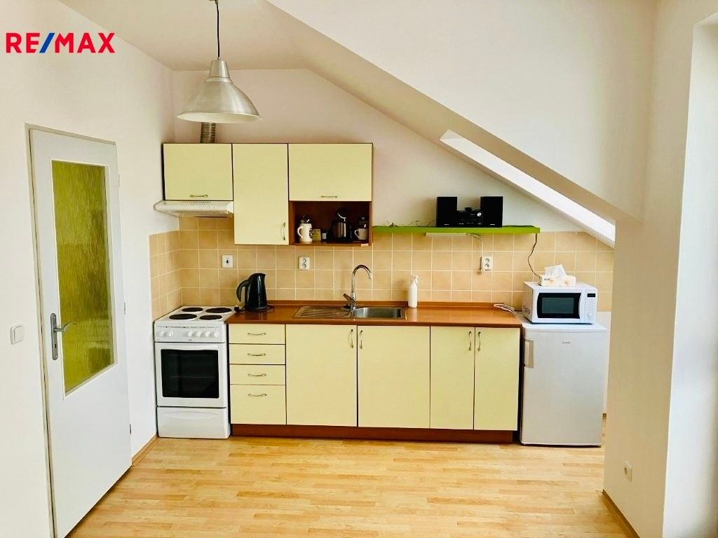 Pronájem byt 1+kk - Dubenská, České Budějovice, 34 m²