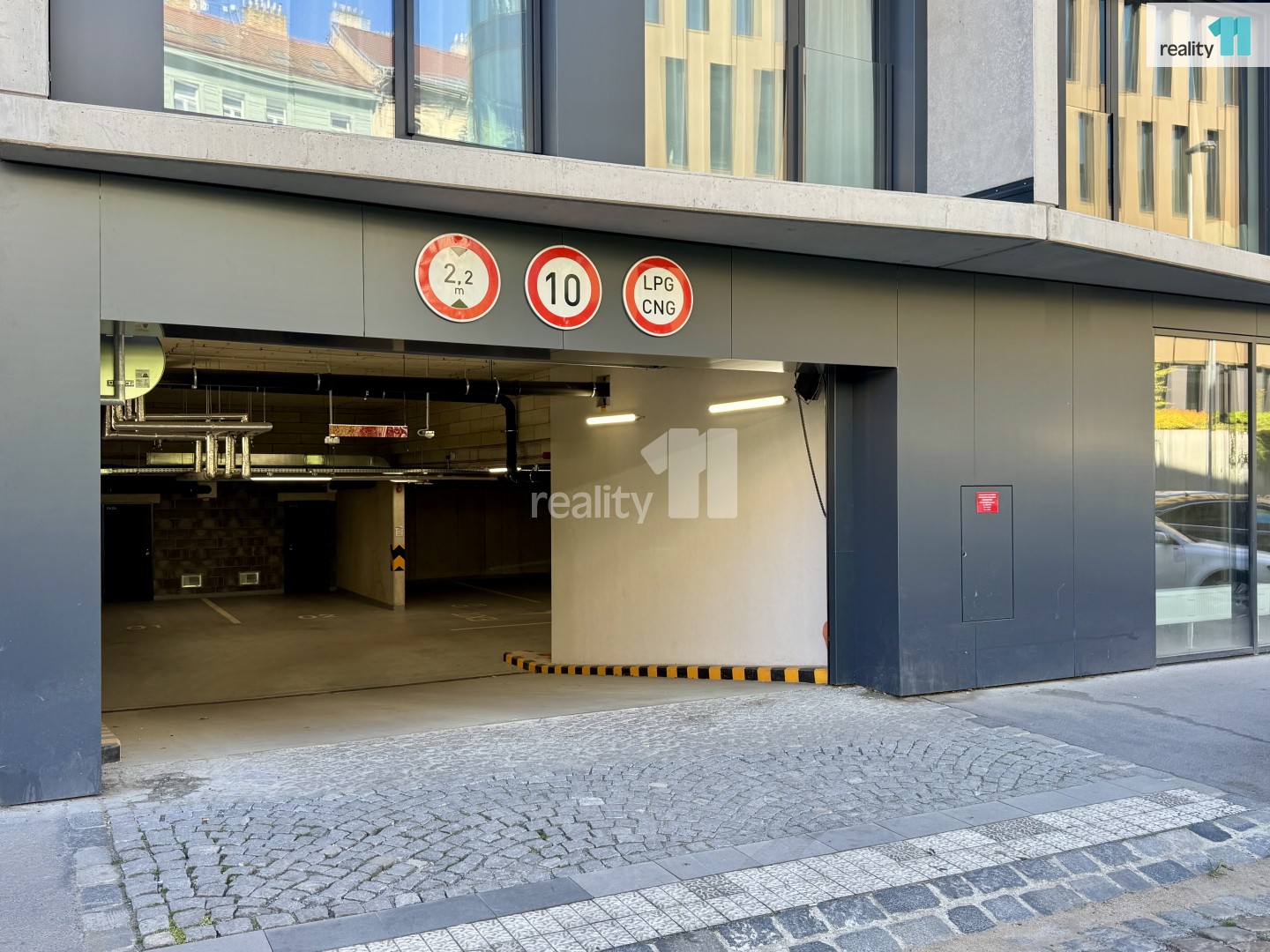 Garáž, Praha 5 – pohled 3