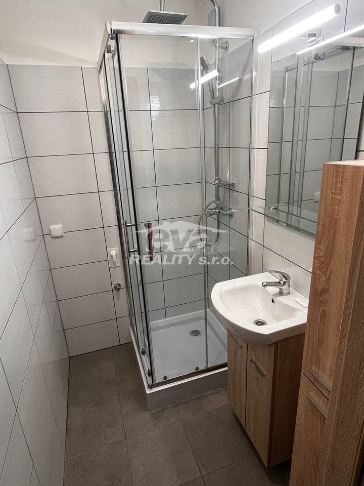 Pronájem byt 1+kk - Španielova, Praha, 33 m² - 5