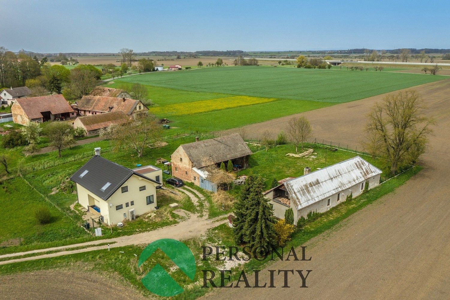 Rodinné domy, Dašice, okres Pardubice, Pardubický kraj, 115 m² - 1