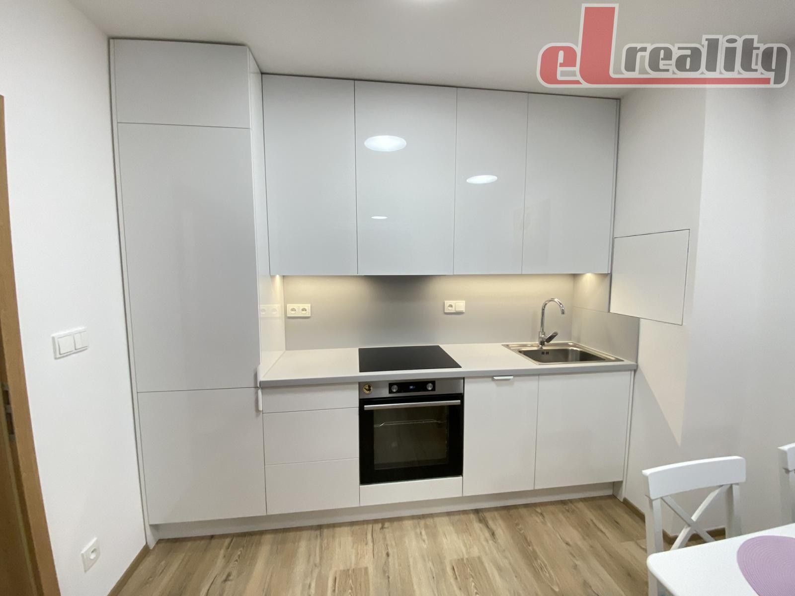 1+kk, Jiřího z Poděbrad,Hranice I-Město, 29 m² - 1
