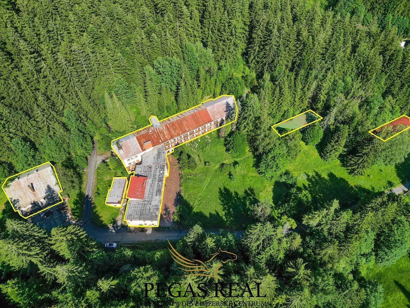 Ubytovací zařízení · 4 400 m² · Velké Karlovice, okres Vsetín, Zlínský kraj - 3