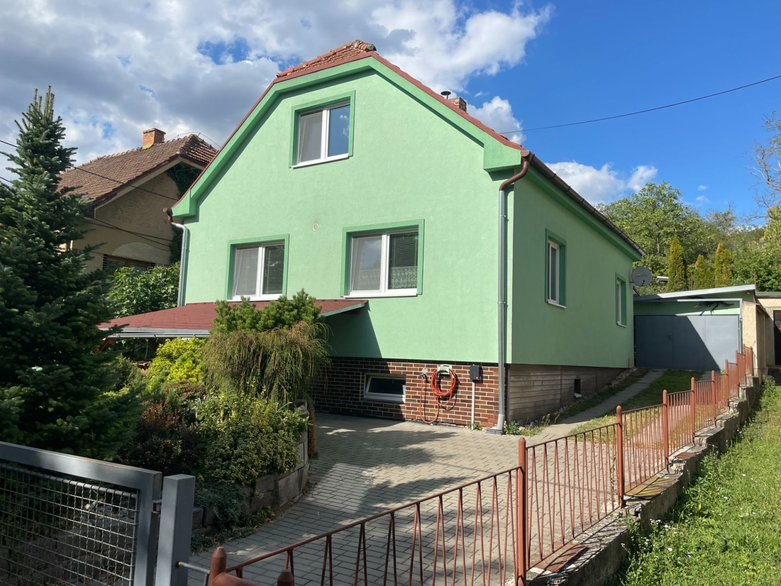 Rodinné domy, Pod Vinohrady, Troubsko - Troubsko, Jihomoravský kraj, 107 m²