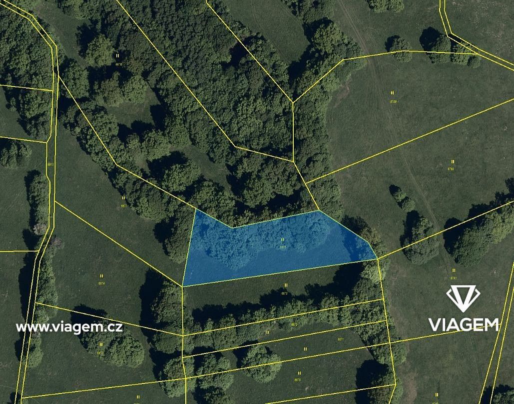 Louka, 1 860 m²