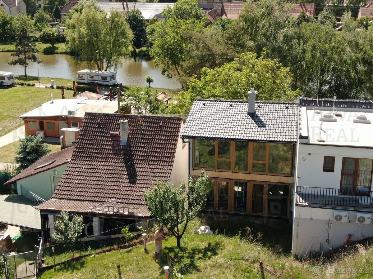 Chaty, Hovorany, 696 12 - 2