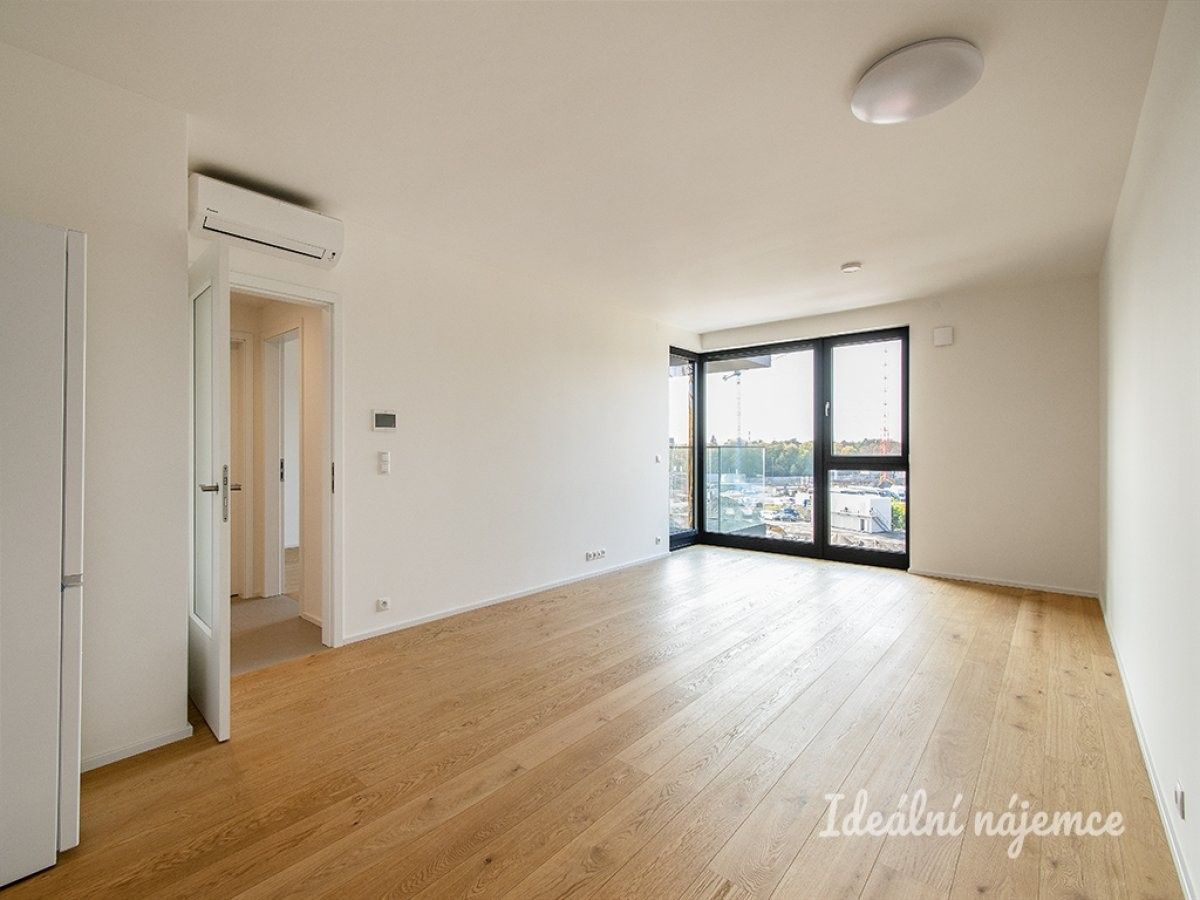 Pronájem byt 2+kk - Počernická, Praha, 60 m²