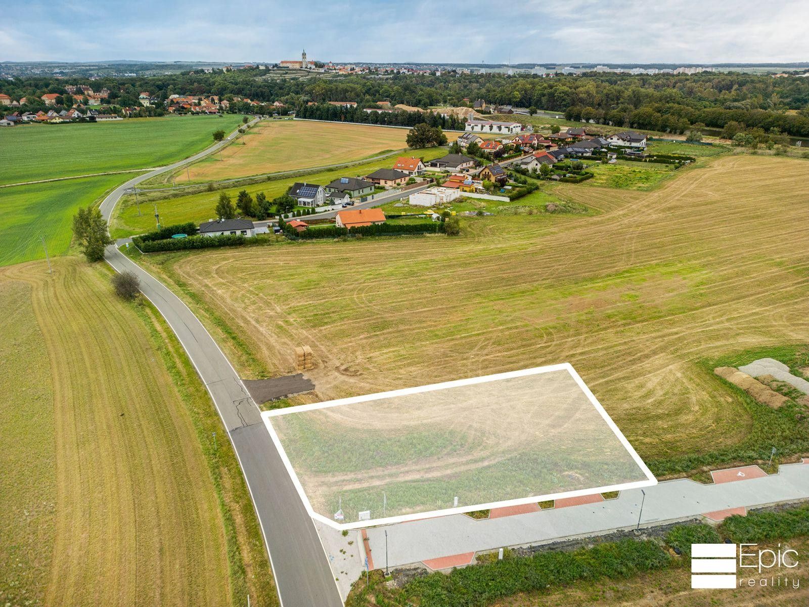 Prodej pozemek pro bydlení - Hořín, 778 m²