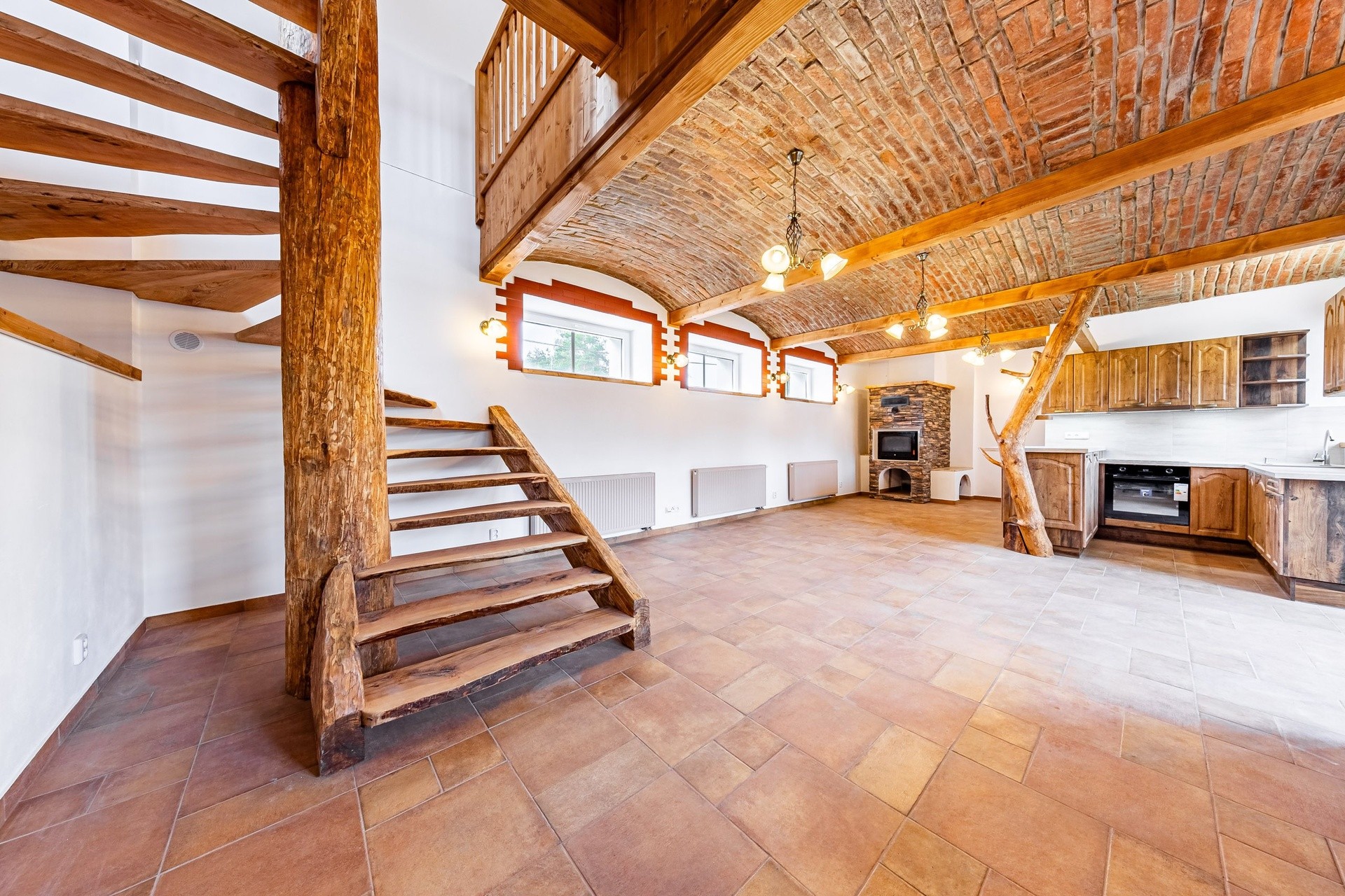 3+kk, Skůry, Hobšovice, 100 m² - 1
