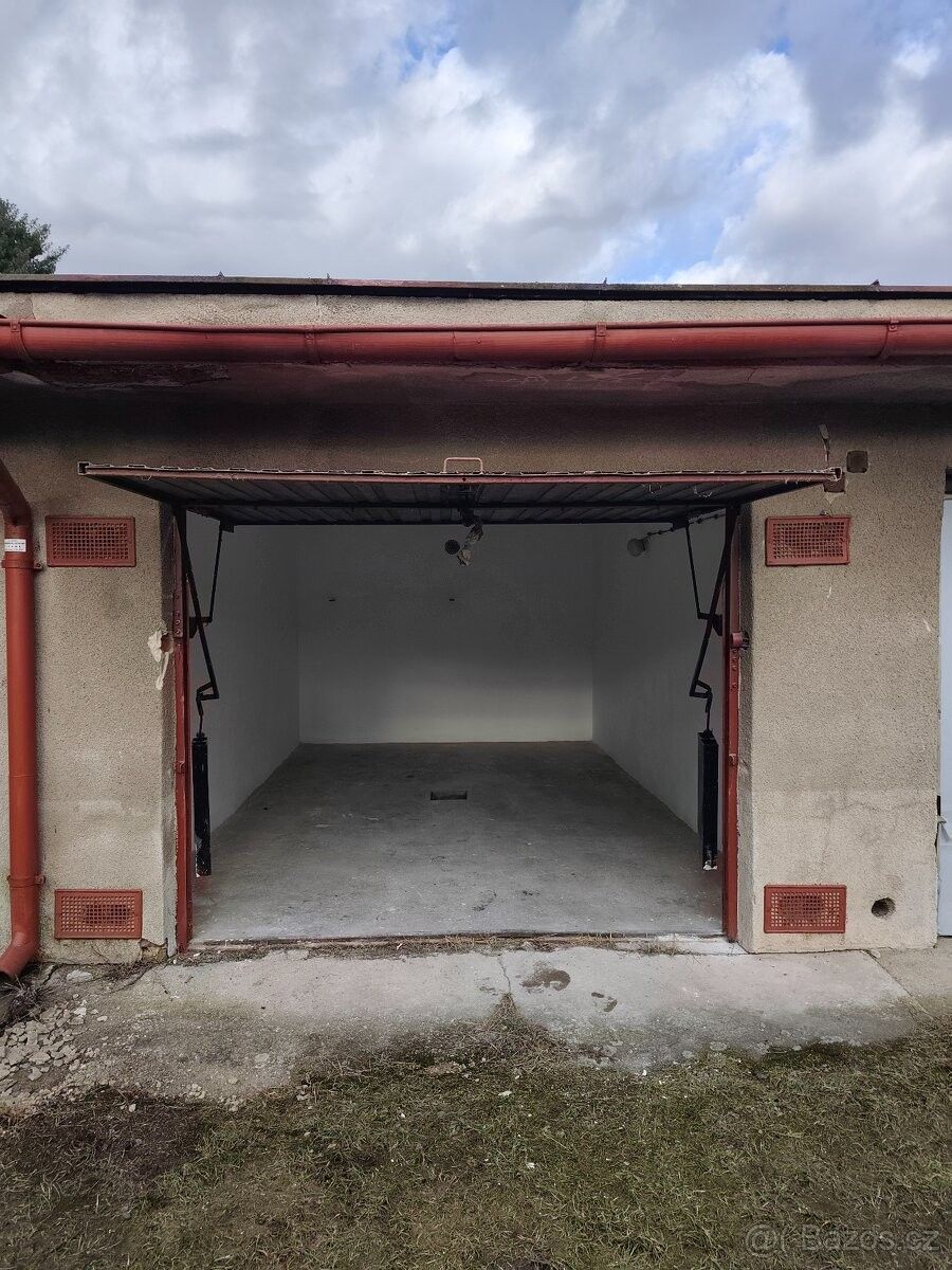 Garáže, Železný Brod, 468 22