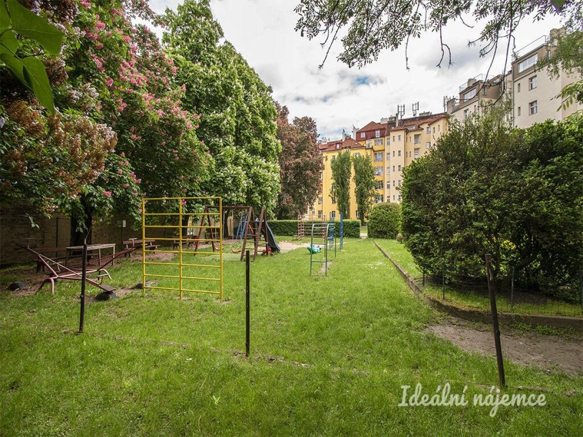 2+1, V podluží, Praha, 72 m²