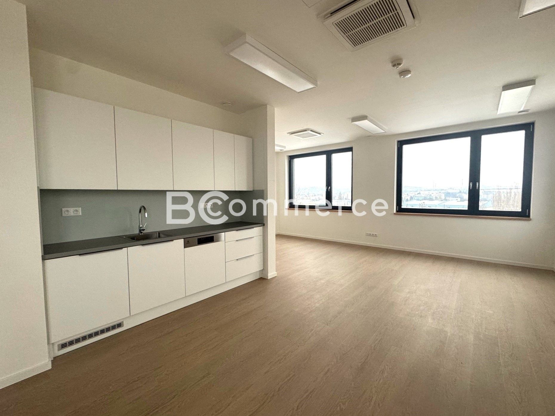 Pronájem kancelář - Komárov, Brno, 46 m²