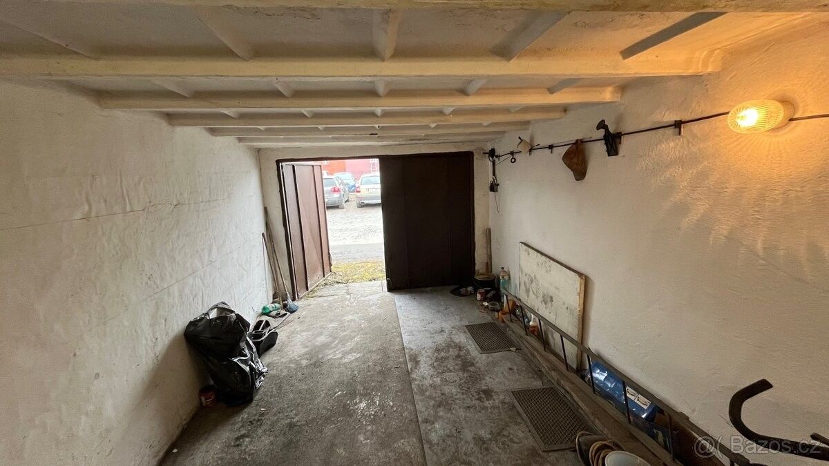 Garáže, Karviná, 733 01