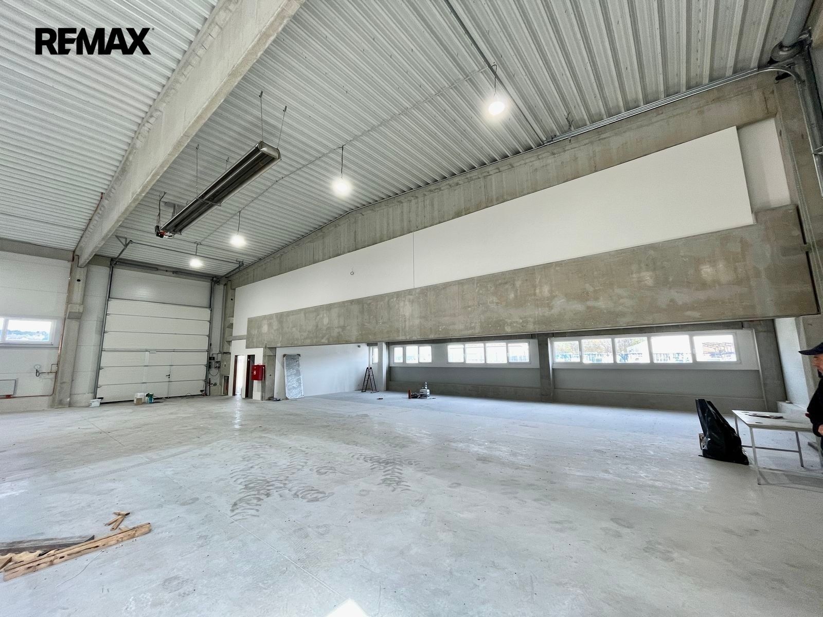 Výrobní prostory · 1 400 m² · Husinec - 4