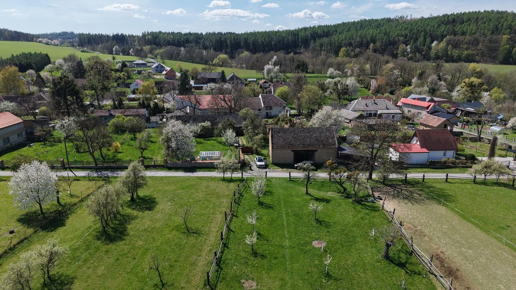 Pozemky pro bydlení, Bouzov - Obectov, okres Olomouc, Olomoucký kraj - 2